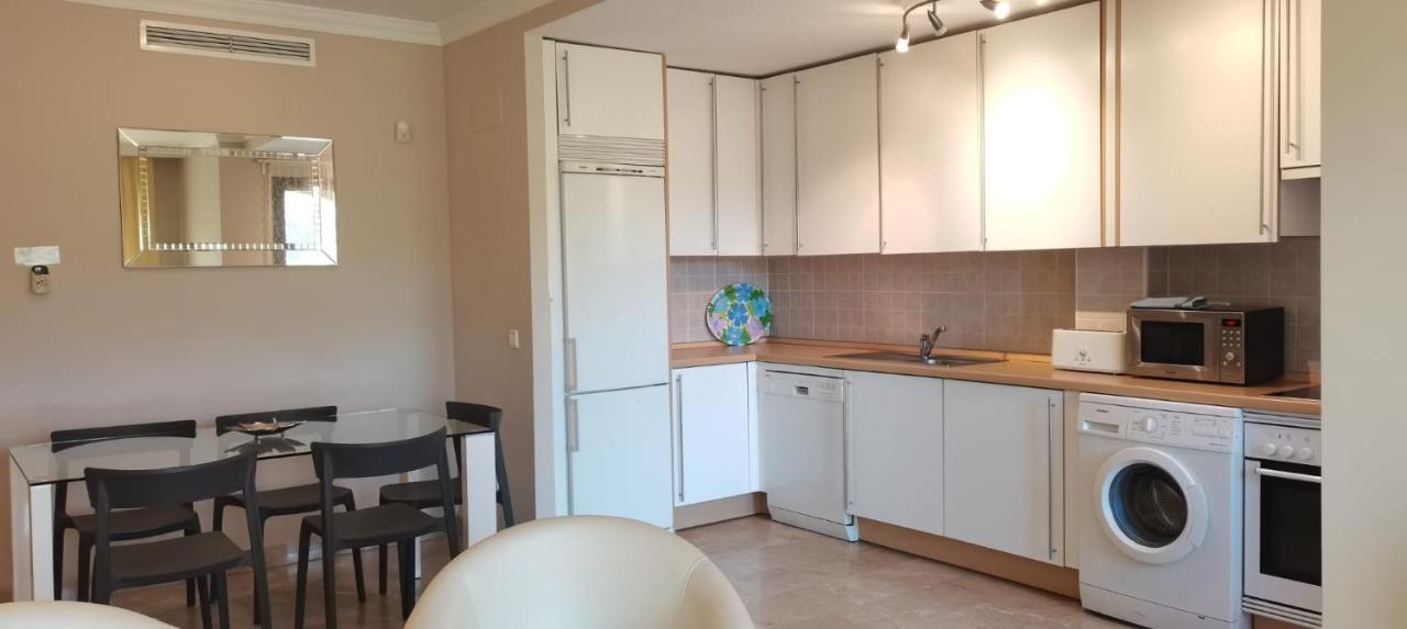 Apartamento Espacioso Muy Tranquilo Con Piscinas Y Jardines Cercano A La Playa Estepona Eksteriør billede
