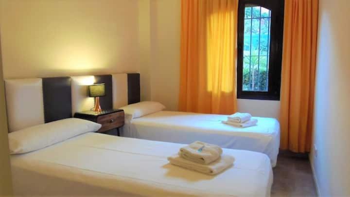 Apartamento Espacioso Muy Tranquilo Con Piscinas Y Jardines Cercano A La Playa Estepona Eksteriør billede
