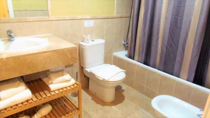 Apartamento Espacioso Muy Tranquilo Con Piscinas Y Jardines Cercano A La Playa Estepona Eksteriør billede