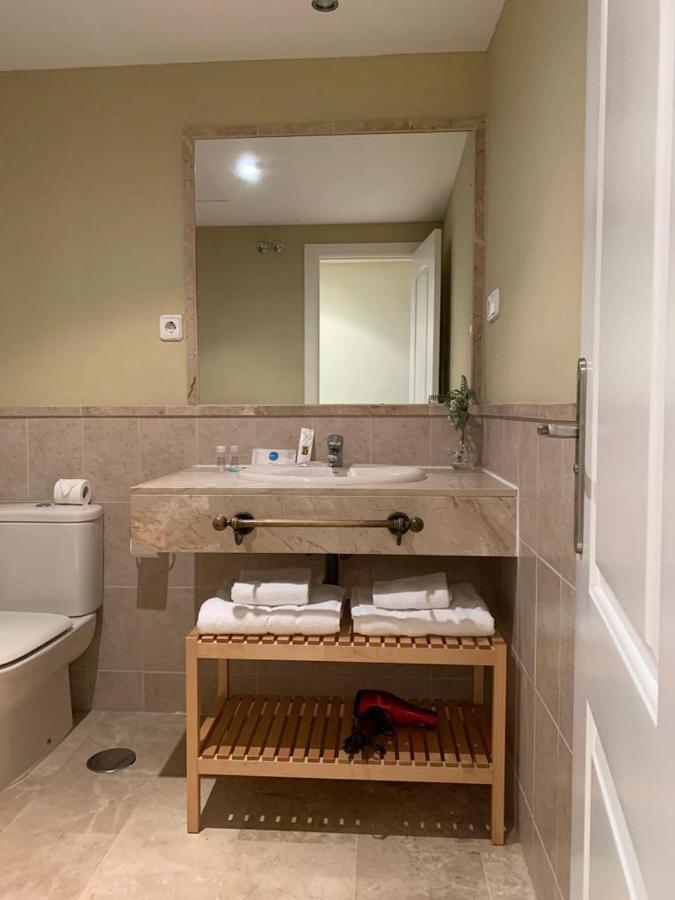 Apartamento Espacioso Muy Tranquilo Con Piscinas Y Jardines Cercano A La Playa Estepona Eksteriør billede